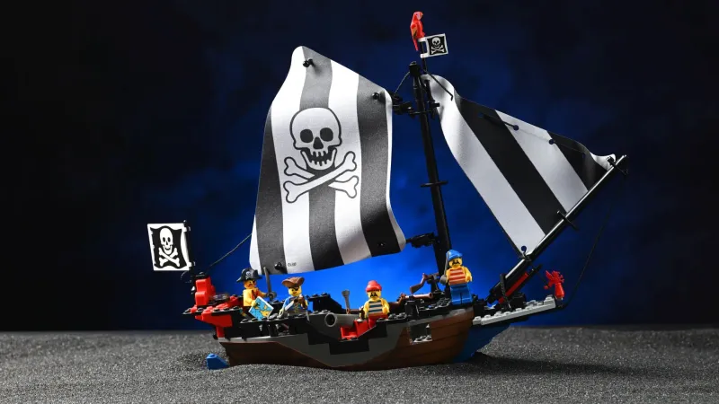 LEGO Pirates Renegade Runner (6268) Review: 33 Years Later