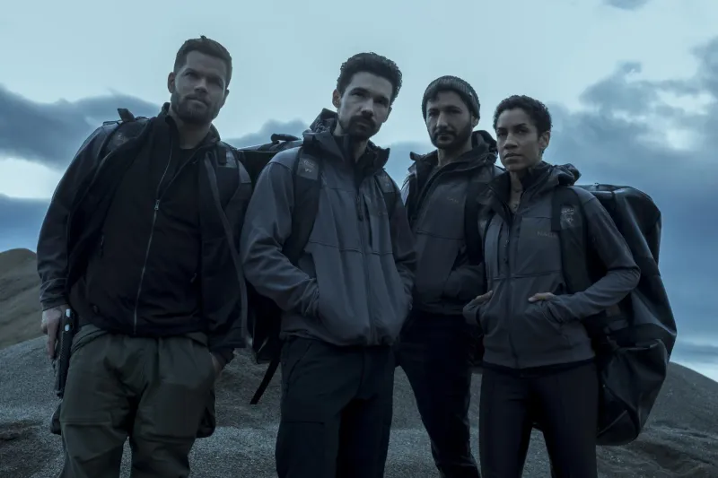 Amos, Holden, Alex and Naomi of the Rocinante crew on Ilus in The Expanse Season 4